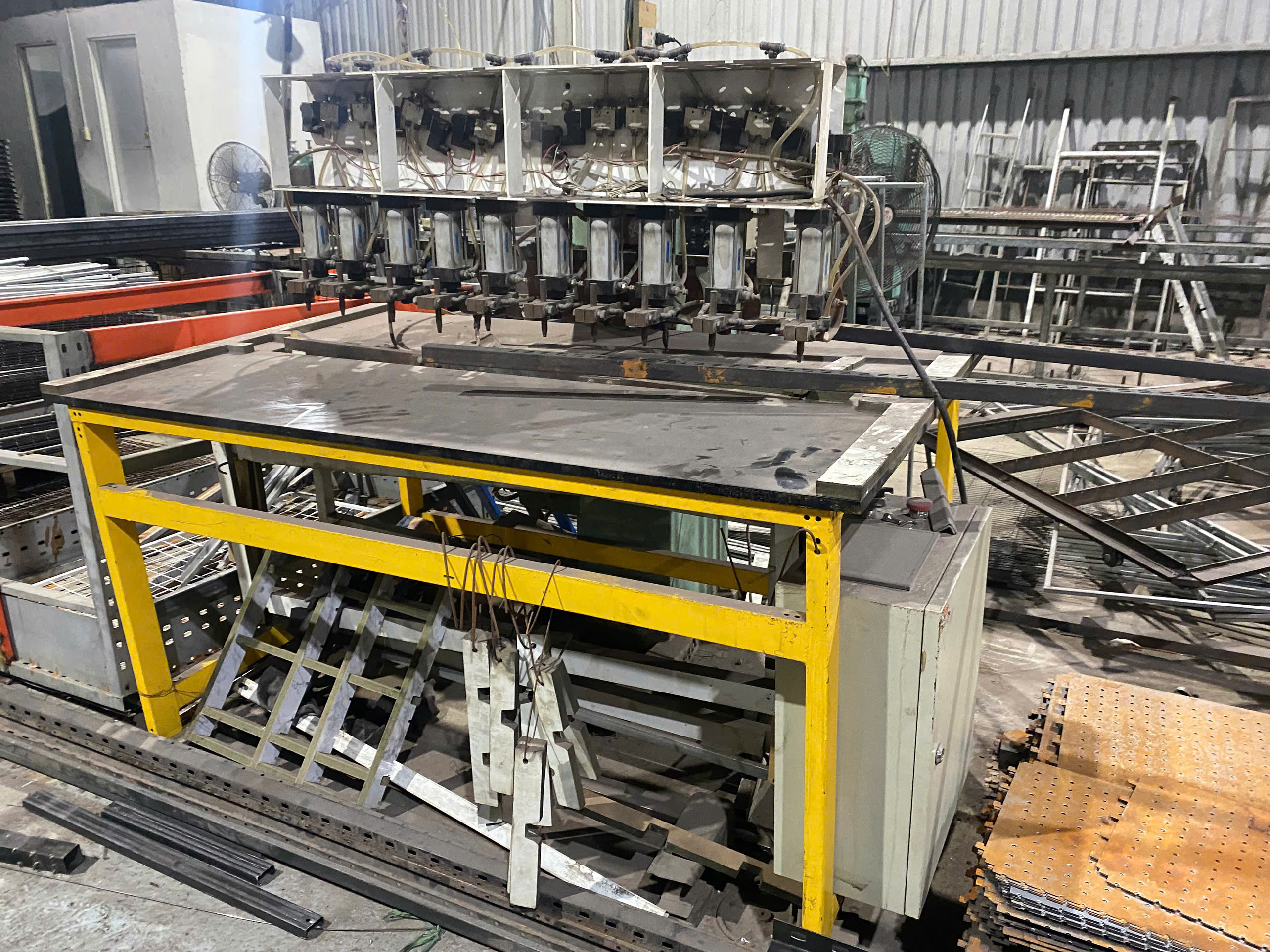 Welding machine.jpg